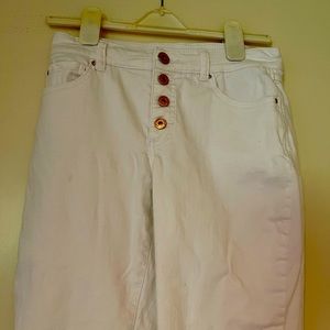 Crop White jeans with distress fringe